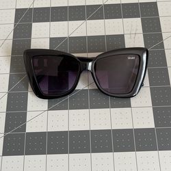 Quay Australia x Love Island Chain Link Cat Eye Sunglasses