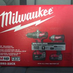 Milwaukee Drill Set