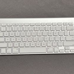 Apple Wireless Keyboard with Bluetooth - Silver