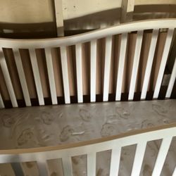 Baby crib 