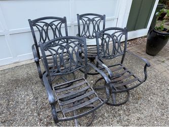 4 Outdoor Chairs