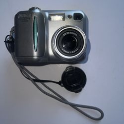 NIkon CoolPix E4300 Digital Camera Parts Only(Read Description) Won’t Turn On.  