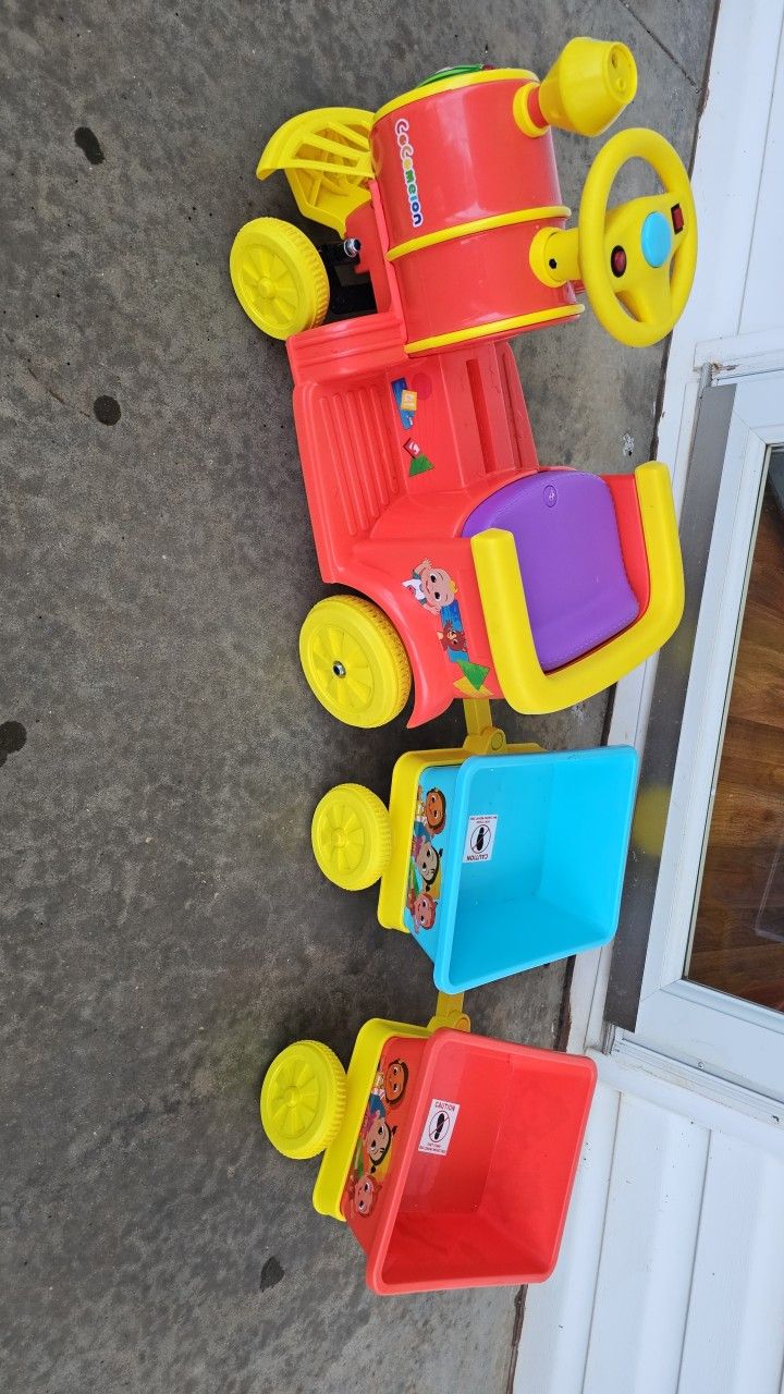 CoComelon Choo Choo Train 6v Ride On Toddler