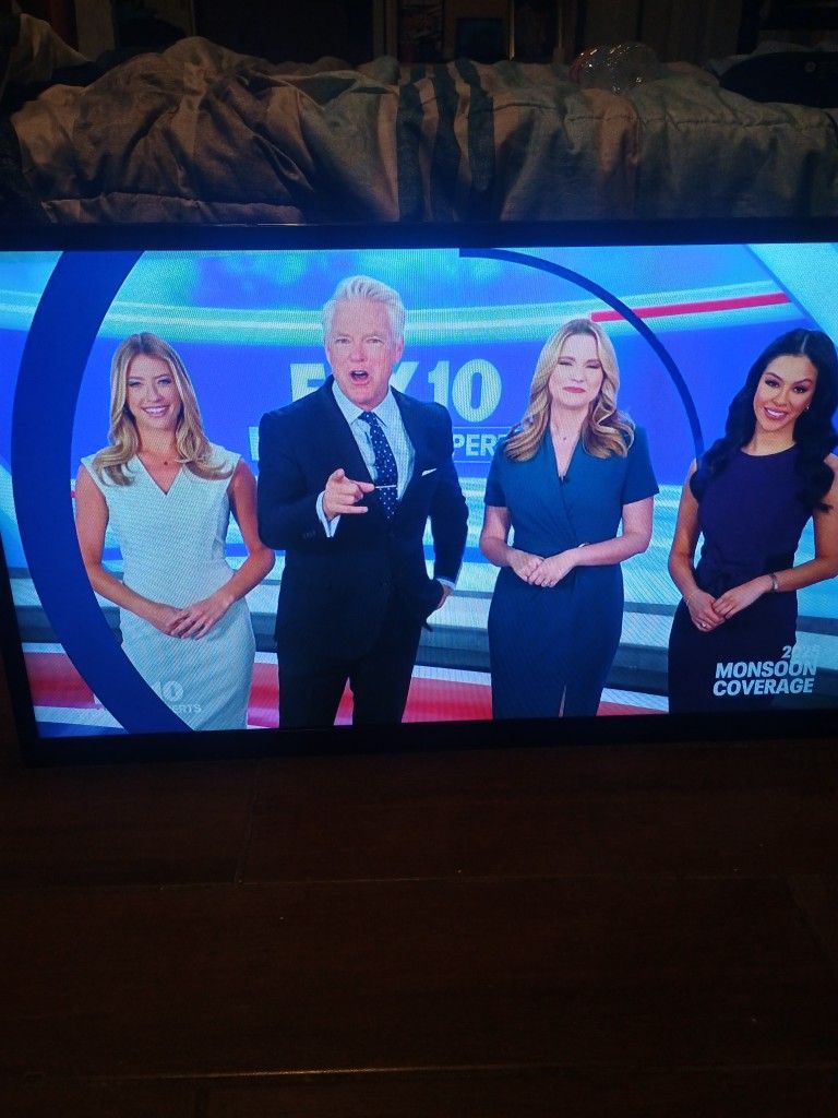 32" VIZIO TV