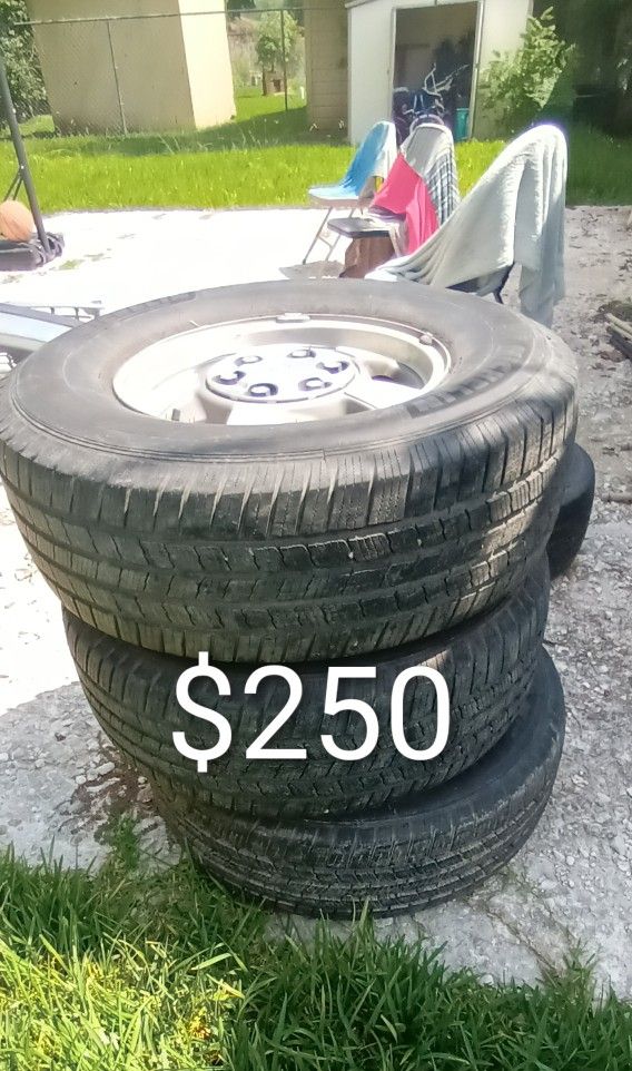 Tire Set Good Condition 