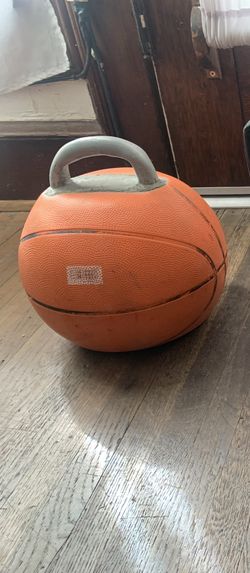 Básquetbol Dumbbell  (Filled With Concrete )  30 Pounds 