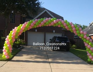 Jumbo size balloon arch and columns