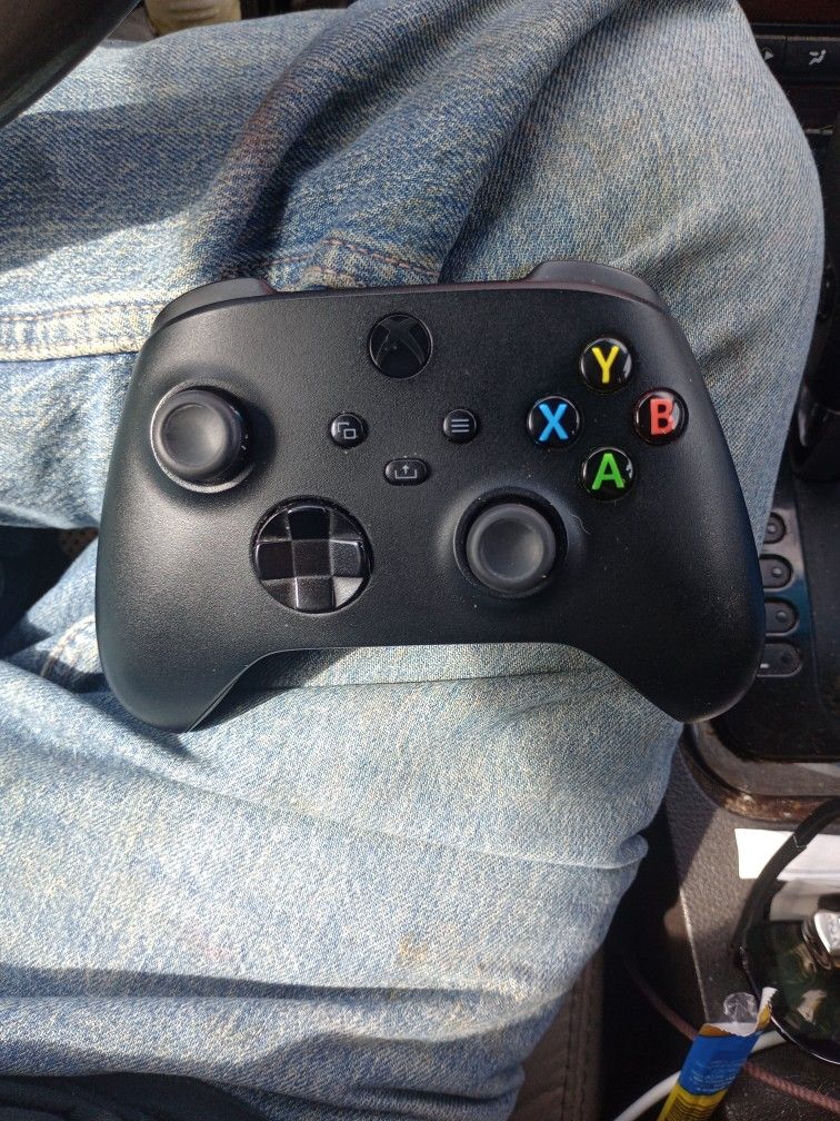 xbox series x controller with rechargable battery