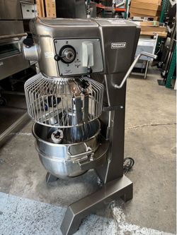 30 Quart Hobart Mixer D-300 bakery pizza donuts cookies restaurant nsf like new working perfect. Yes It’s available!!!
