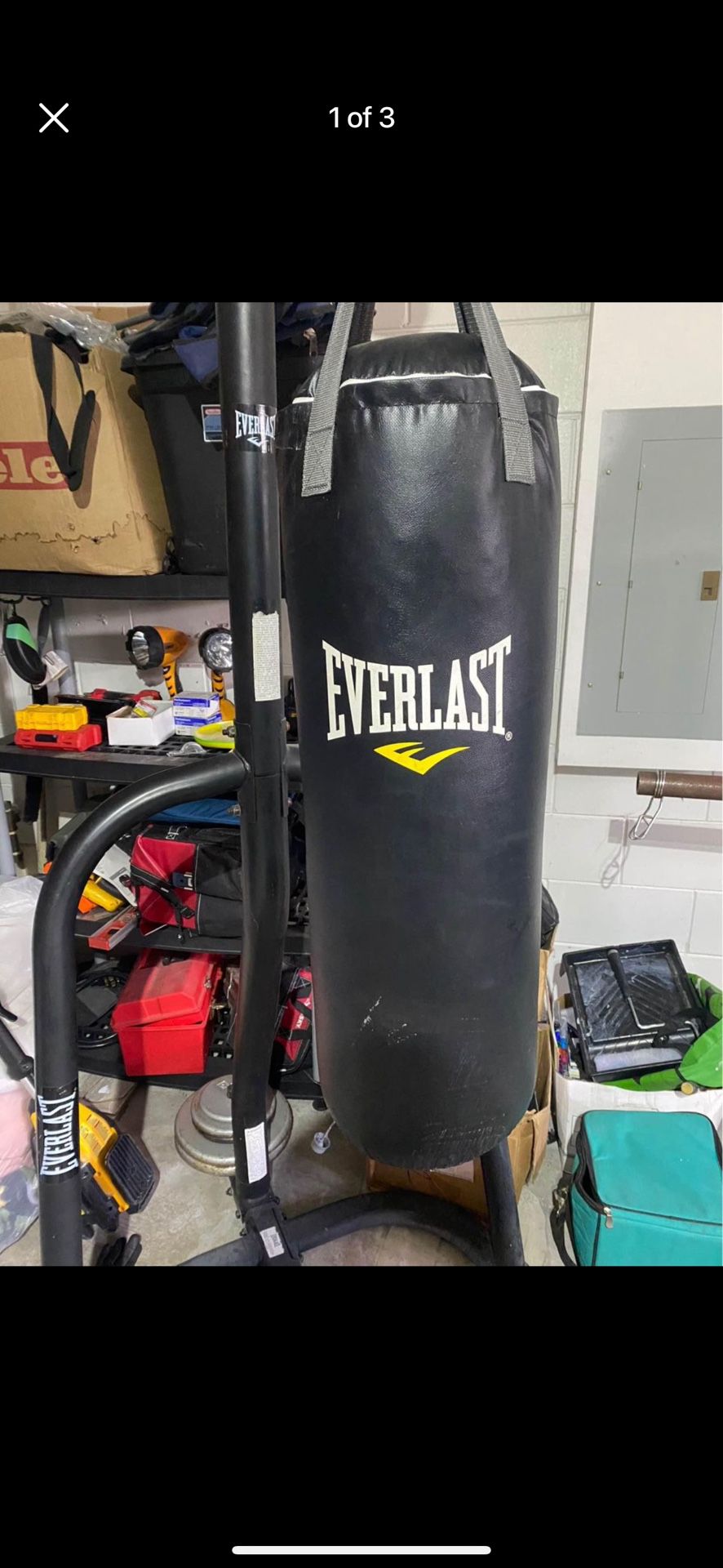 EVERLAST Punching Bag With Stand. 