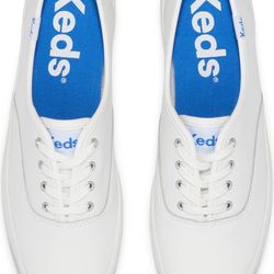 KEDS The Platform Sneaker size 5 EUR 35 excellent condition   Walk like the icons do in this classic sneaker crafted from smooth leather with a herrin