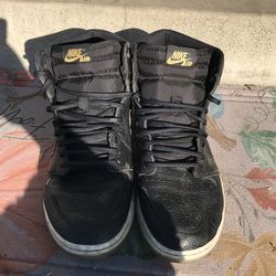 NIKE AJ 1  RETRO