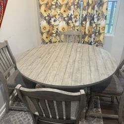 Dinning Table With 4 Chairs