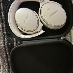 Bose QuietComfort Over-ear Headphones 