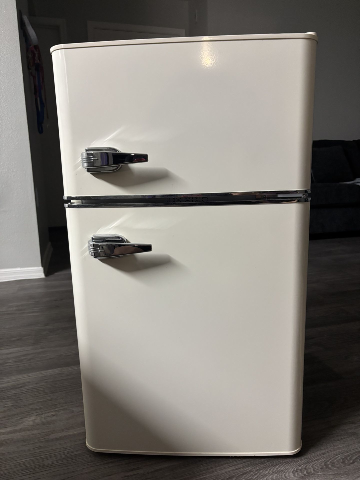 Insignia Mini Fridge