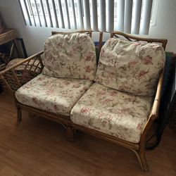 Rattan Couch 🛋️