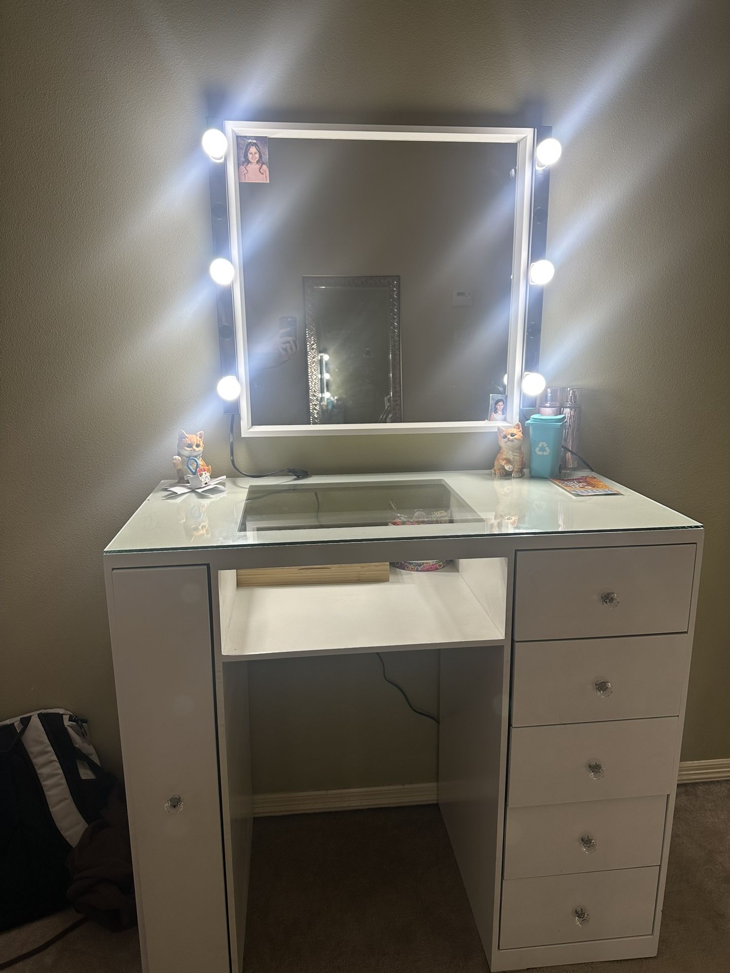 Brand New Makeup Vanity