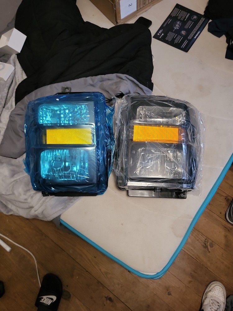 Ford 250 Super Duty Headlights
