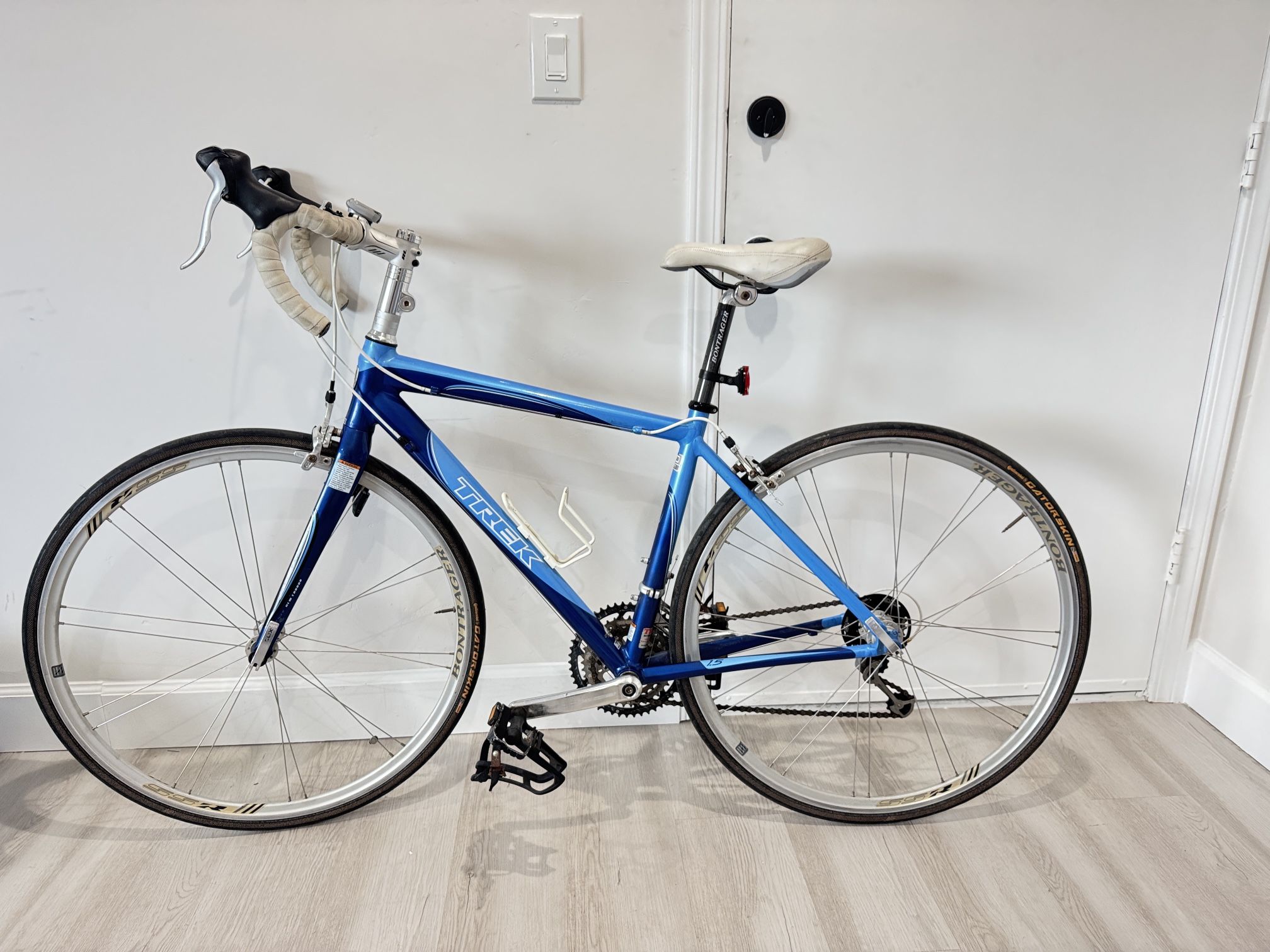 Road bike for women - Trek Carbon Tech Road Bike, shimano, ultegra, bontrager