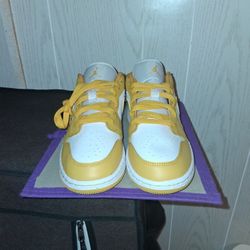 Big Kids Jordan 1 Low Size 4Y