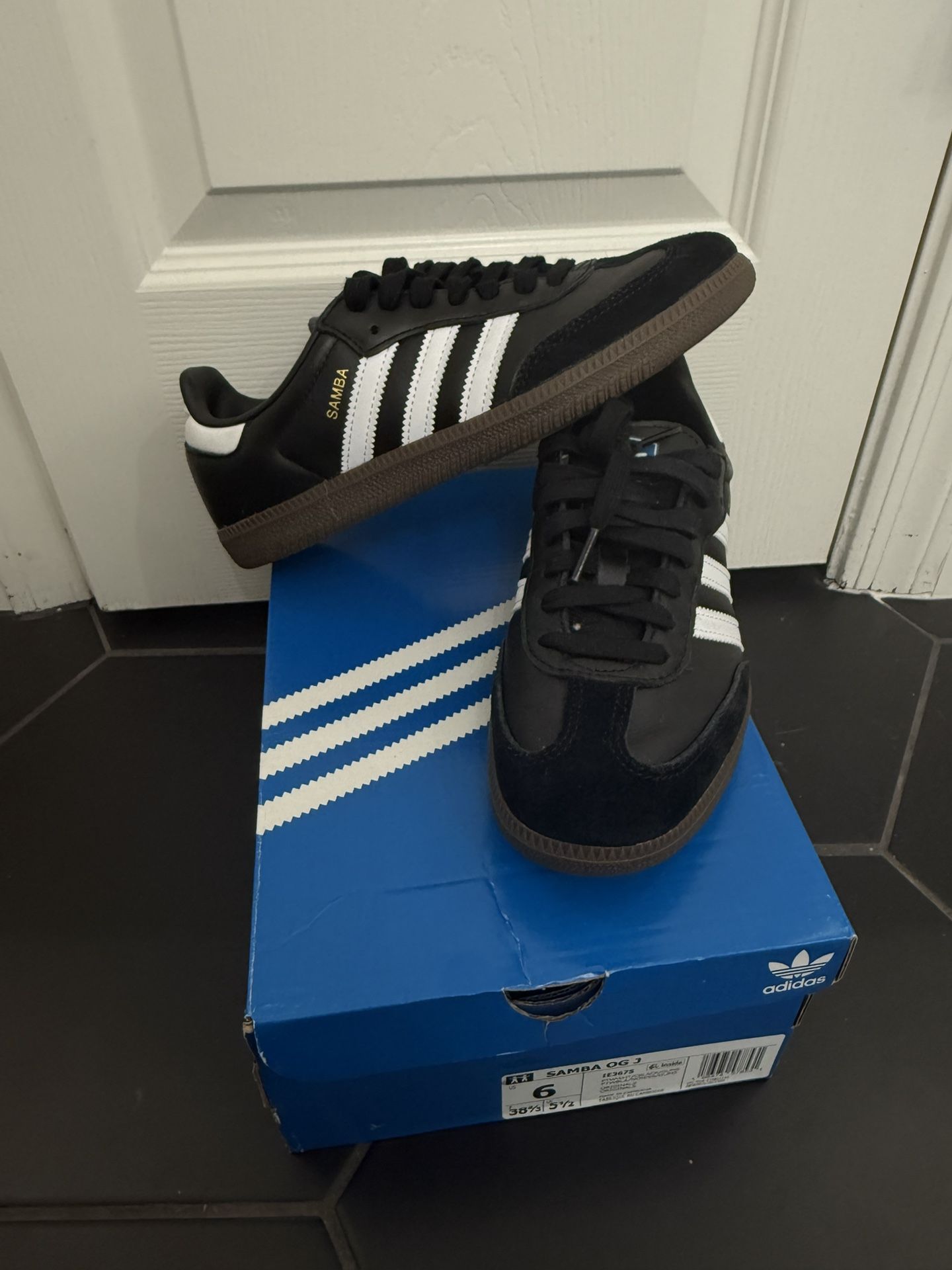 Adidas Sambas (6 1/2) Women 