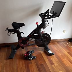 Peloton(Barely Used) With Shoes+Bottle