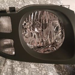 2004 Nissan XTerra Headlights