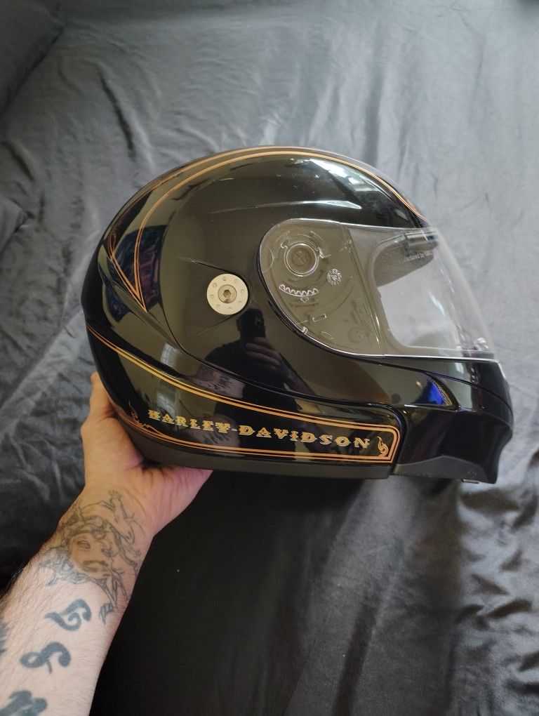 Never Worn Harley Davidson Full Face Helmet