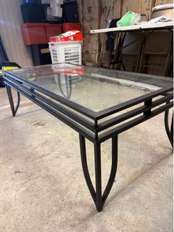 Living room coffee/center table