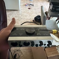 Native Instruments Komplete Audio 6 – Untested / As Is