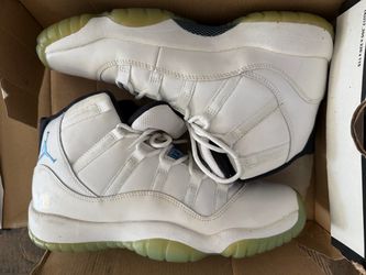 Air Jordan 11 Retro Legend Blue Sneakers