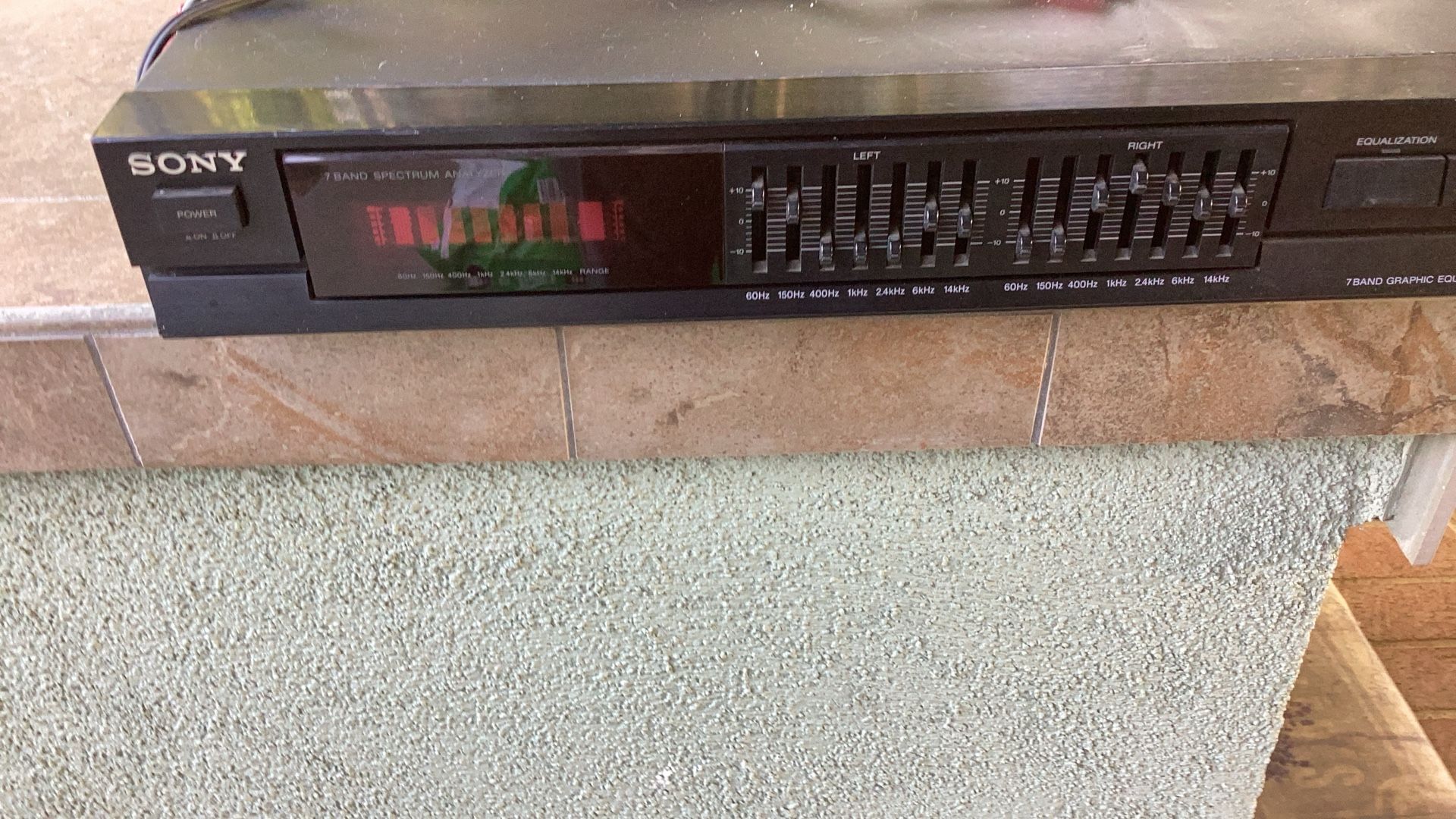 Seven Band Graphic Equalizer SEQ – 401 Sony Seven Band Spectrum Analyzer