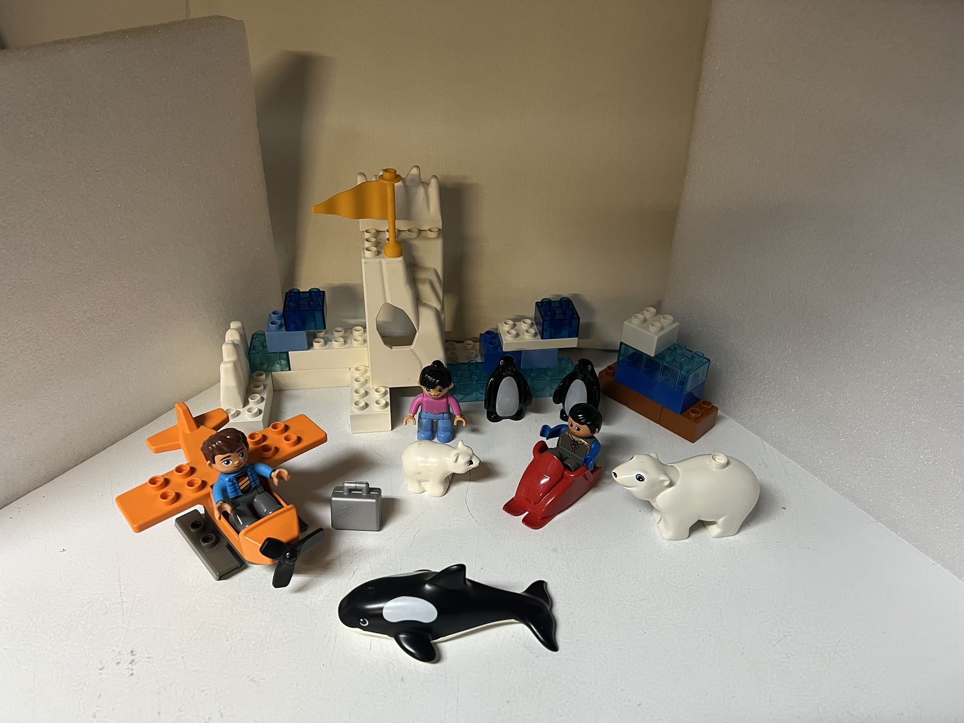 Lego Duplo Polar Bear explorers set 3621 Orca Penguin Arctic Airplane Snow Set