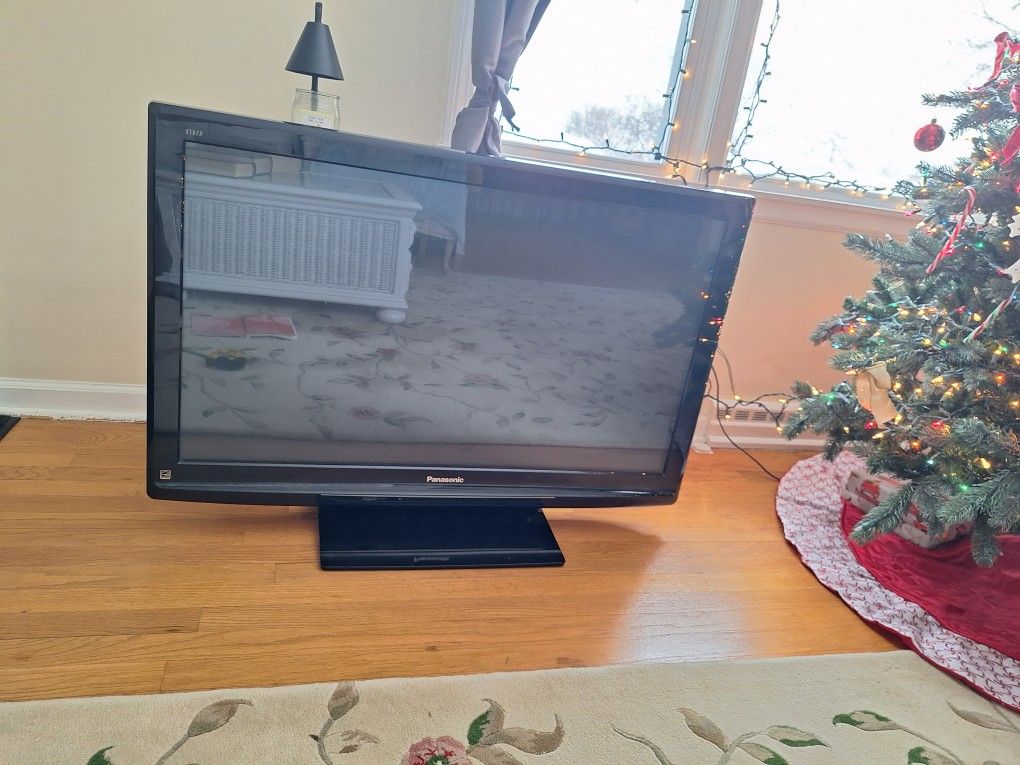 42" Panasonic Plasma TV