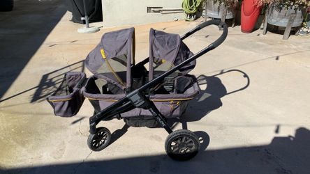 Evenflo Pivot All Terrain stroller wagon - Black/Yellow - Good condition