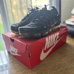 VaporMax Plus ‘Black Gold’