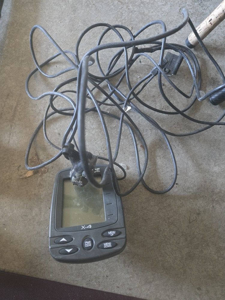 Lowrance Fish Finder