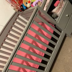 Crib With Waterproof Matress