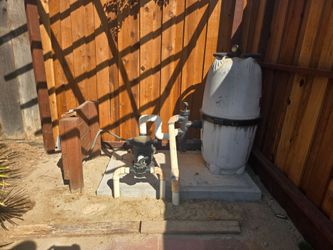 Pool Filter and pump in working conditions