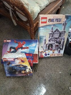 LEGO Marvel & One Piece Sets Bundle