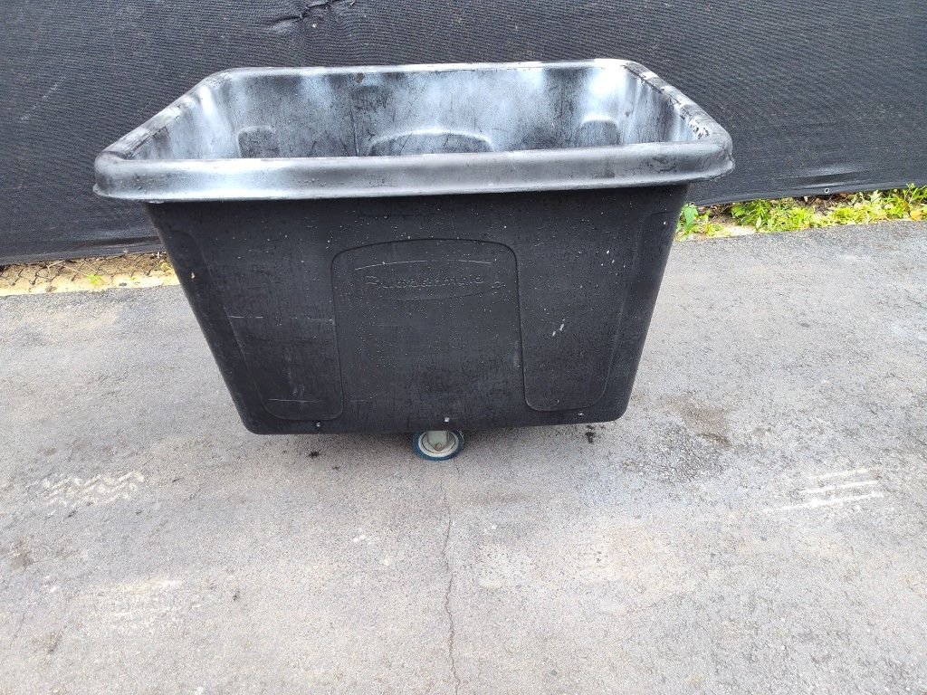 Nice Trash Cart