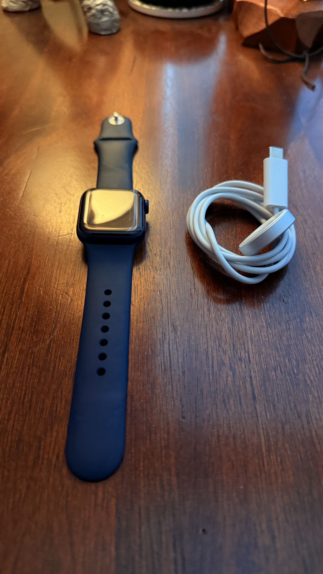 Series 6 Apple Watch (Navy Blue)