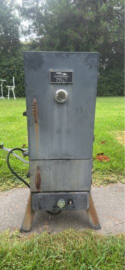 Masterbuilt Pro Vertical Gas Smoker