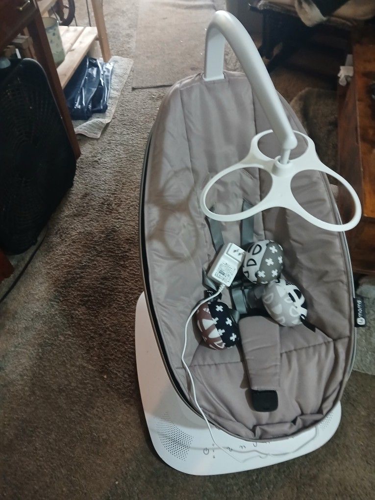 4moms MamaRoo Multi-Motion Baby Swing