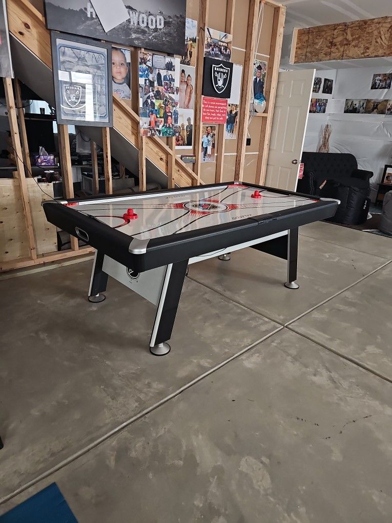 Air Hockey Table