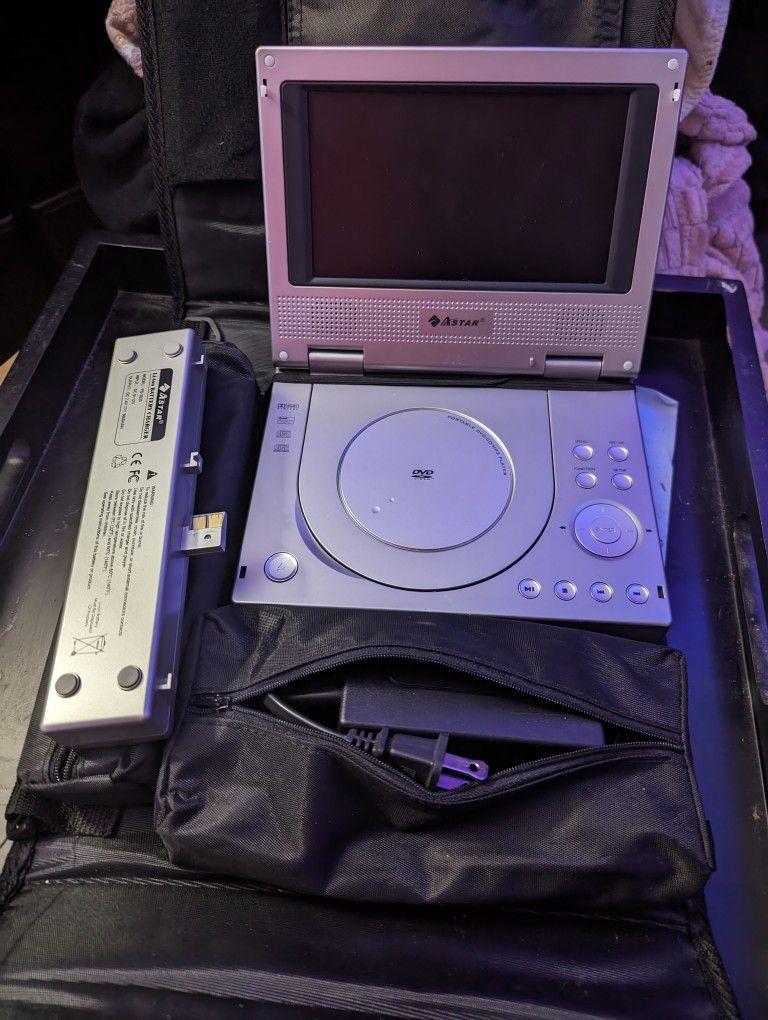 Portable Astar DVD Player *Mint condition* w/ a DVD Included