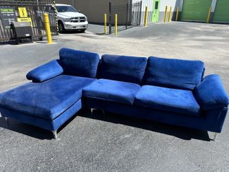 Blue Velvet SECTIONAL COUNCH