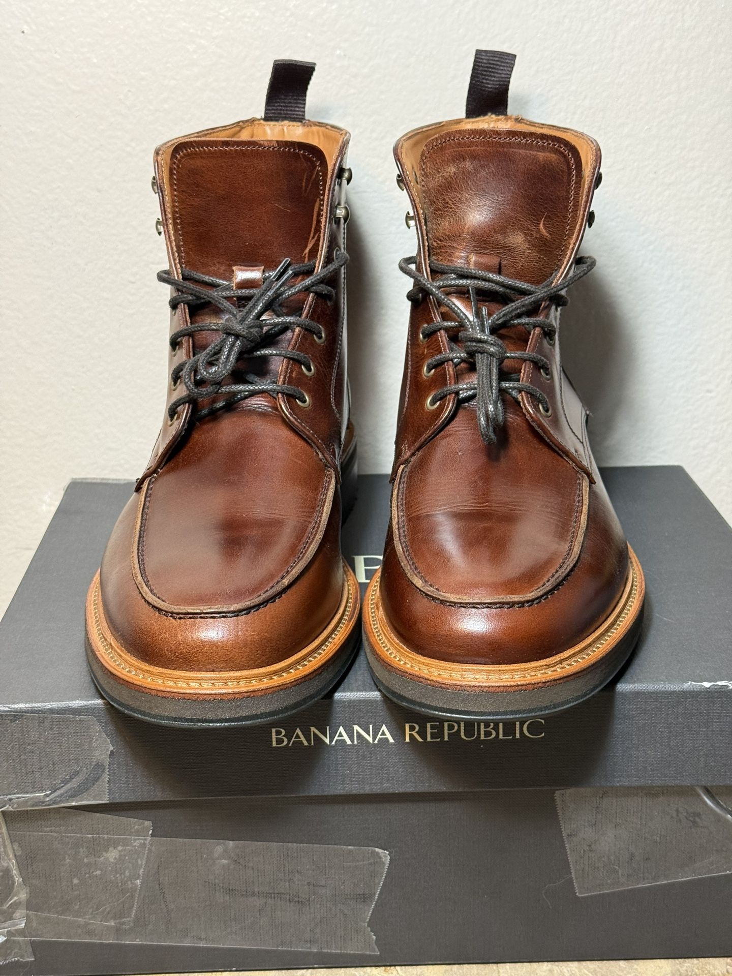 BANANA REPUBLIC LEATHER BOOT SIZE 10.5