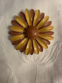 Beautiful Vintage brooch