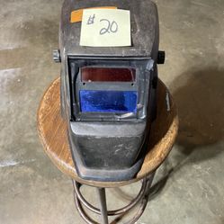 Chicago Electric Auto Darkening Welder Helmet 